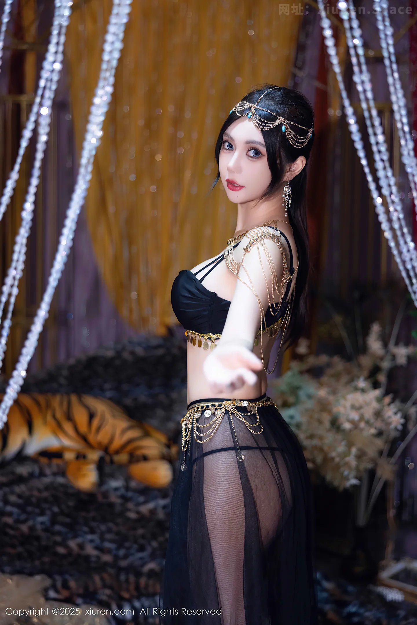 图片[5]-[XiuRen秀人网] VOL.10018 女神绮里嘉ula性感黑色轻透长裙露黑色内衣秀曼妙身姿诱惑写真79P-秀人网官方网站